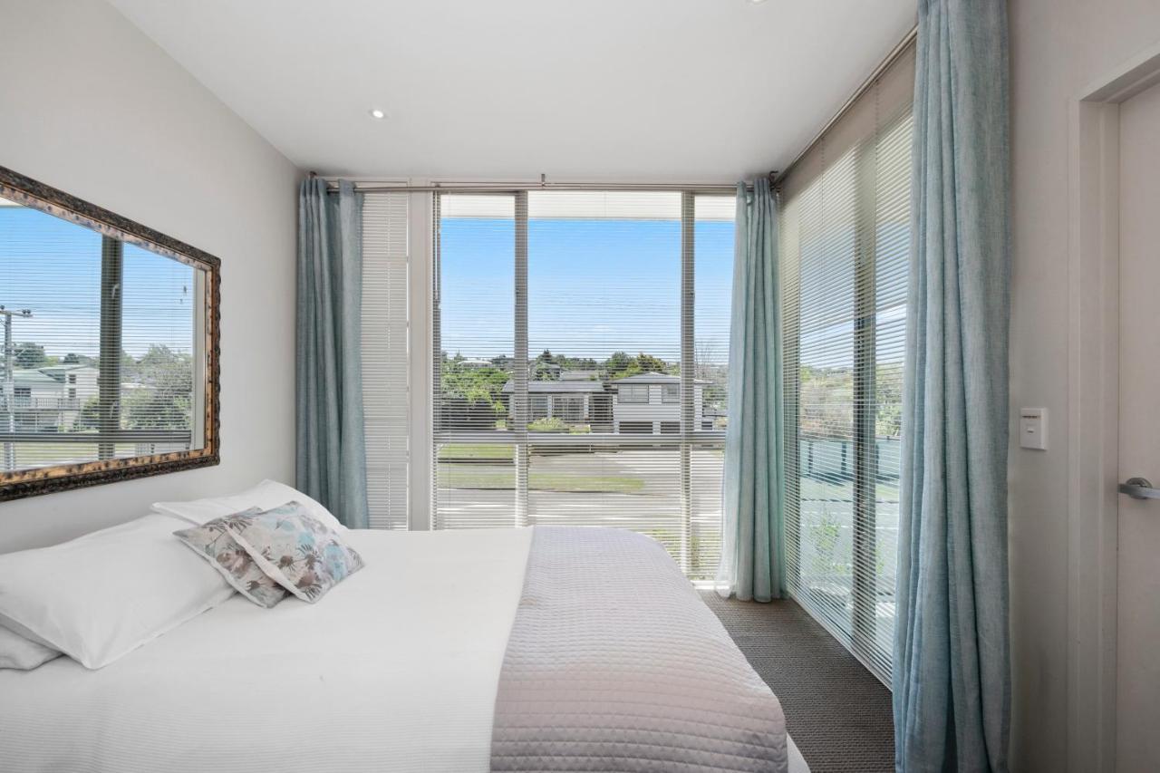 Marinaside Villa - Taupo Holiday Apartment Esterno foto